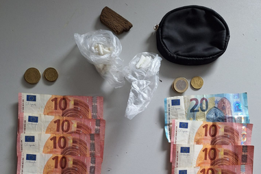 PSP apreendeu droga, dinheiro e telemóvel