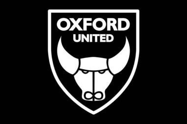 Amelia Aplin representava a formação do Oxford United