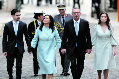 Novo Presidente e a família entraram de mãos dadas no Palácio de Belém