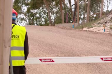 PJ investiga incêndio de grandes dimensões que consumiu hotel de madeira da herdeira da Zara em Troia