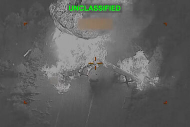 EUA divulgam vídeo de ataques contra aviões, barcos e camiões militares do Irão