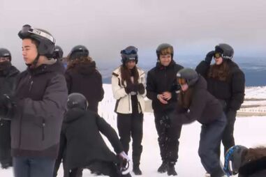 "O frio aguenta-se muito bem": Jovens trocam a sala de aula pela neve da Serra da Estrela