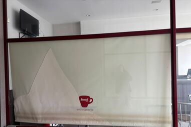 Café no Pinheiro Manso assaltado; ladrões partiram vidro e levaram dinheiro da caixa