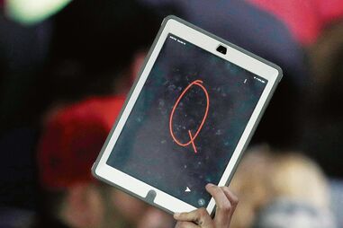 Movimento conspirativo QAnon nasceu em 2017 