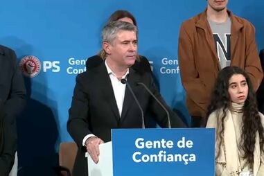 José Luís Carneiro reeleito secretário-geral do PS com 96,9% dos votos