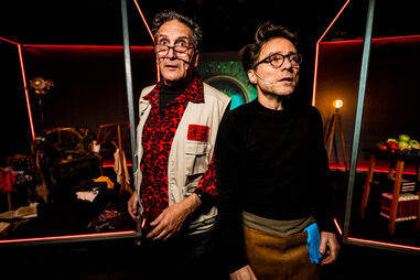 Paulo Matos e Carlos d'Almeida Ribeiro no espetáculo 'IA.COMédia'