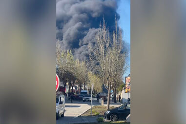 Incêndio deflagra em fábrica de isolamentos em Pombal