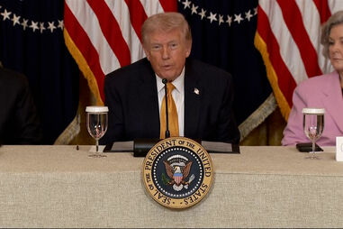 “Venham ajudar-nos com o Estreito de Ormuz”: Trump pede apoio a aliados para reabrir rota marítima 