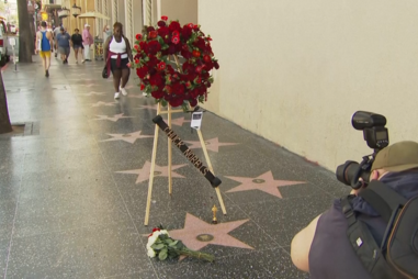 Chuck Norris homenageado por fãs na Calçada da Fama em Hollywood 
