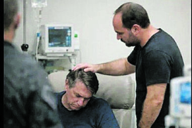 Foto partilhada pelo filho de Bolsonaro mostra o ex-presidente fragilizado