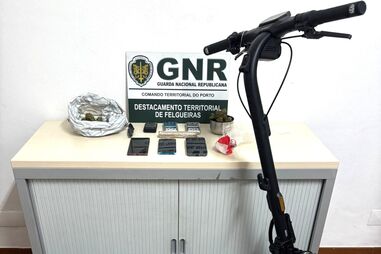 Material apreendido aos três suspeitos