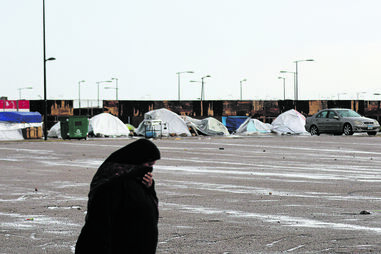 Deslocados libaneses fogem da morte para a miséria