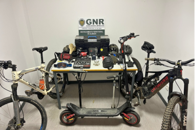 De bicicletas e trotinetes a munições, foram vários os objetos recuperados pela GNR