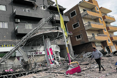 Bomba de combustível do Hezbollah atacada pela aviação israelita em Tiro