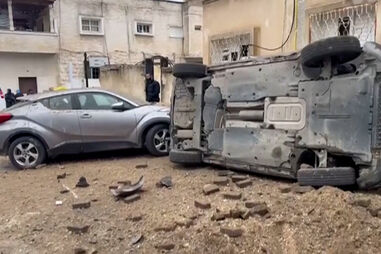 Míssil iraniano atinge habitação e carros na cidade israelita de Kfar Qasim