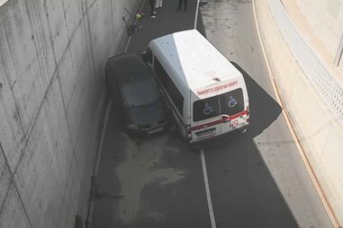 Dois feridos em colisão entre carro e ambulância dos Bombeiros da Aguda em Gaia