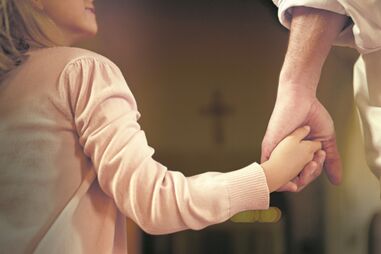 Igreja paga 1,6 milhões a 57 vítimas de abusos sexuais