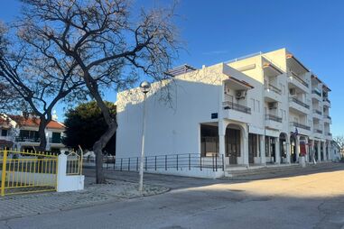 Local onde jovem foi atingido a tiro