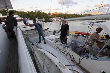 Navio de ajuda humanitária que partiu para Cuba de Isla Mujeres, no México