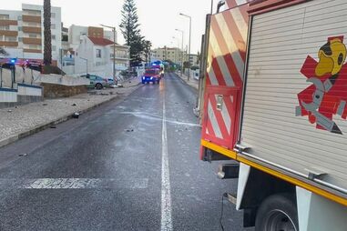 Dois mortos em despiste de carro na Ericeira. Vítimas estavam no passeio