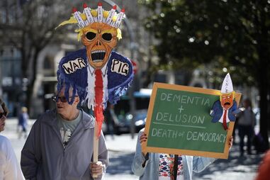 Americanos residentes no Porto manifestaram-se contra políticas de Trump