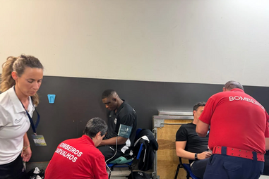 Treinador e jogador do Sporting assistidos devido a cheiro intenso no balneário do Dragão