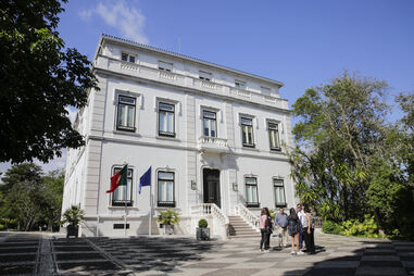 Residência oficial do primeiro-ministro enfrenta praga de ratos e baratas