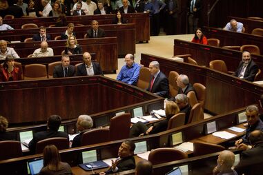 Parlamento de Israel aprova lei que prevê pena de morte para palestinianos que matem israelitas