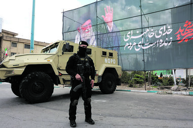 Teerão garante que qualquer ataque terrestre será recebido com "chuva de fogo"