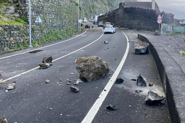 Derrocada condiciona trânsito no Seixal