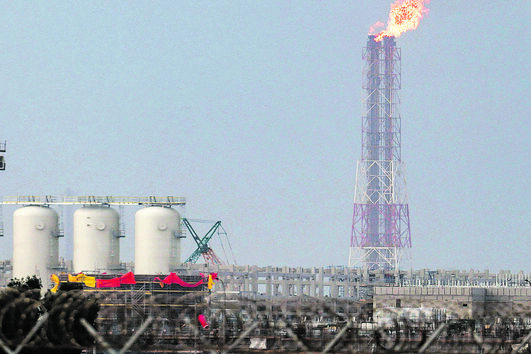 Combustíveis, alimentos e prestação de casas mais caros devido à guerra no Médio Oriente