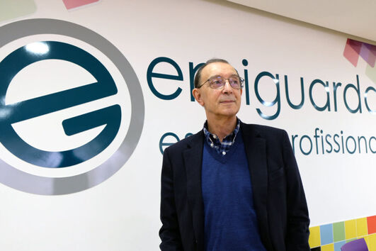 João Raimundo, 83 anos, é fundador e diretor da EnsiGuarda - Escola Profissional