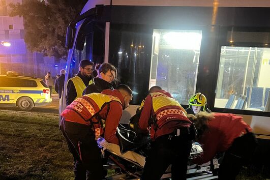 Duas idosas feridas após serem atropeladas pelo metro em Almada