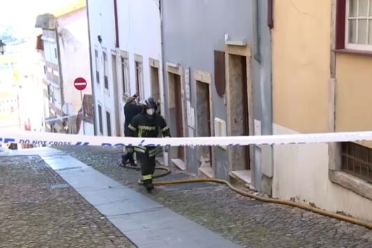 Oito desalojados após incêndio em prédio em Coimbra