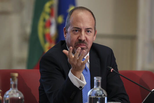 Governador do Banco de Portugal só tem no banco 1166 euros