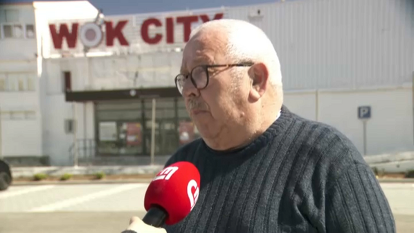 Cliente de buffet no Cacém encerrado pela PSP diz que funcionários “cozinhavam muito”