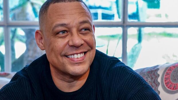 Carlão está de volta aos discos: "Há muitas coisas de que não me orgulho, mas que fazem parte"