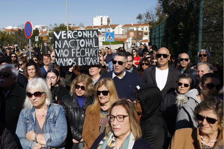 Mais de 500 pessoas em protesto contra fecho da urgência de Obstetrícia do Barreiro