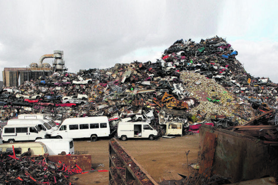 Envelhecimento do parque automóvel leva associações a pedirem incentivos ao abate de veículos