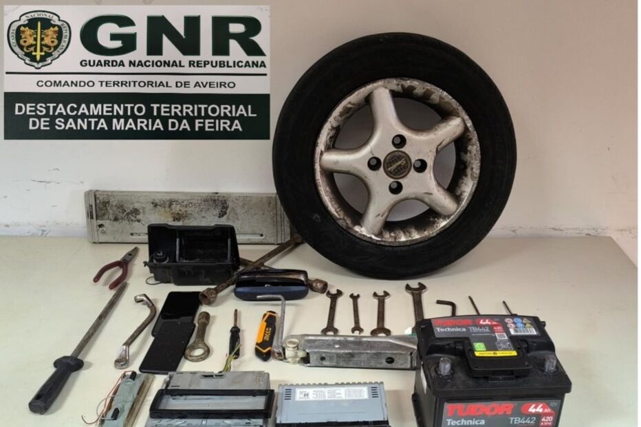 Detido plea GNR por suspeita de furto a automóvel em Santa Maria da Feira