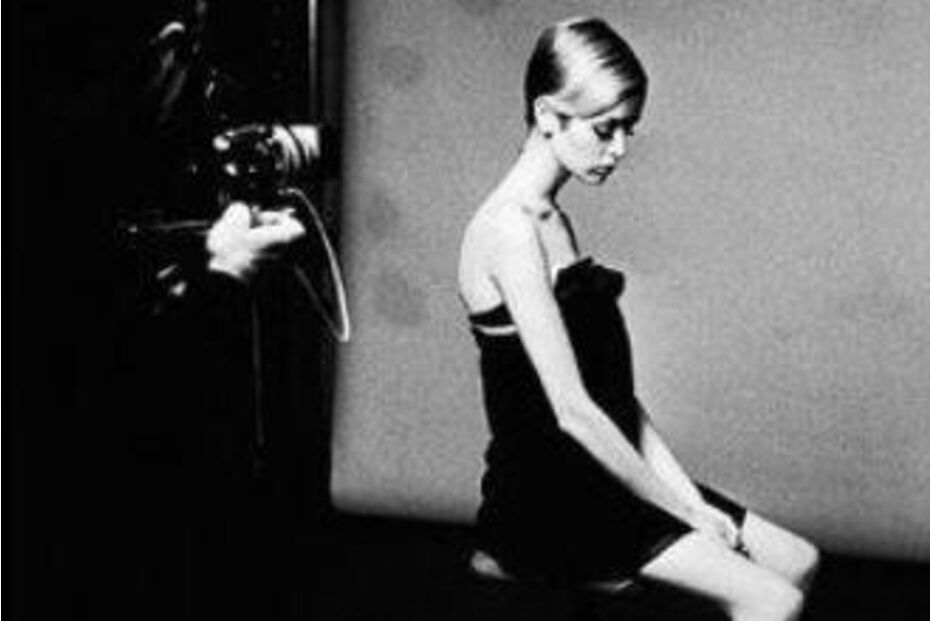 Twiggy posa durante sessão fotográfica