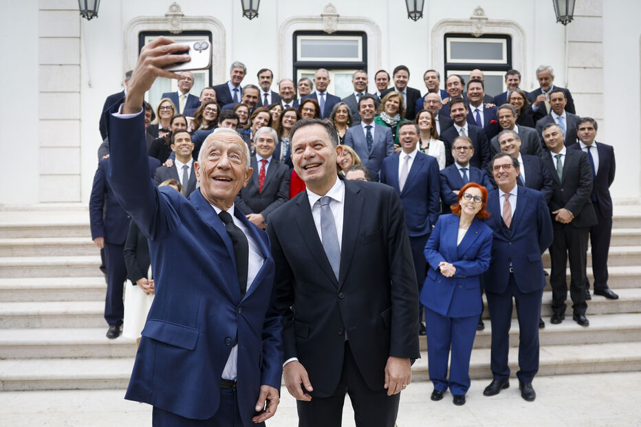 Marcelo Rebelo de Sousa despede-se do Governo com fotografia de grupo.
