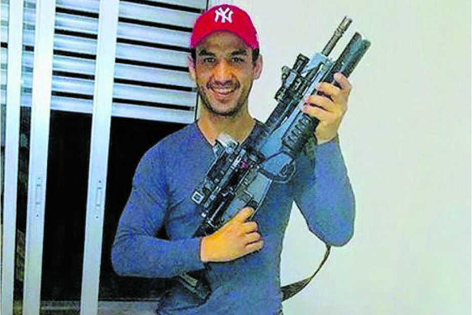 Joaquim Bitton Matos tem hoje 42 anos e está refugiado em Israel, país de que é cidadão