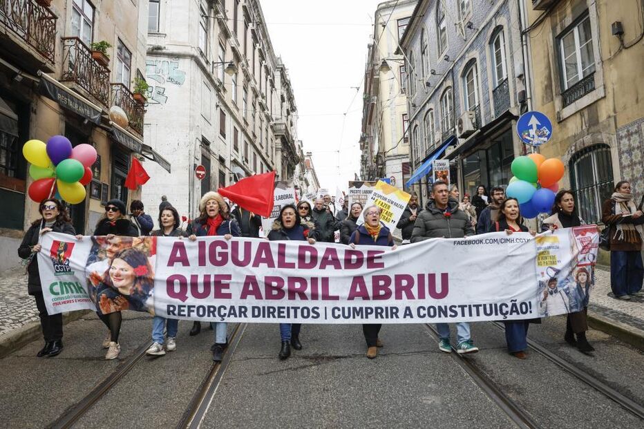 CGTP manifesta-se em Lisboa pela igualdade entre mulheres e homens