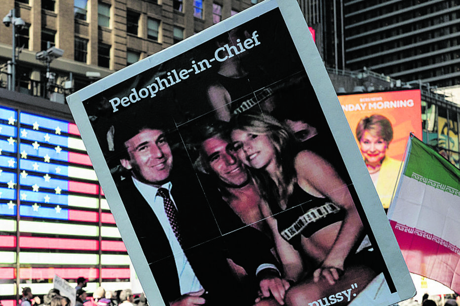 Trump volta a estar comprometido no caso Epstein 