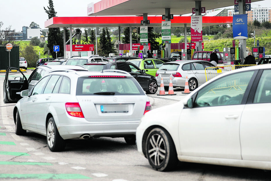 Preço dos combustíveis com subida recorde