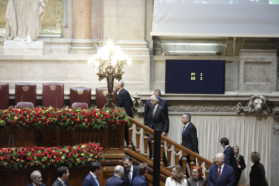 Parlamento composto na tomada de posse de António José Seguro 