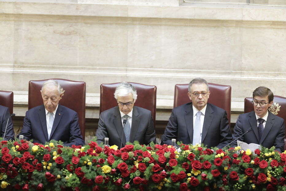 Parlamento composto na tomada de posse de António José Seguro 