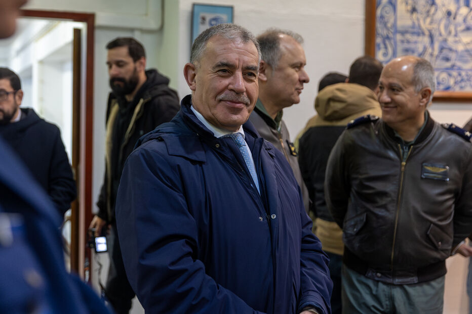 Voo militar de repatriamento com 61 passageiros, incluindo 54 portugueses, já chegou a Lisboa