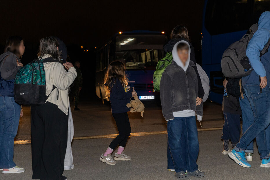 Voo militar de repatriamento com 61 passageiros, incluindo 54 portugueses, já chegou a Lisboa